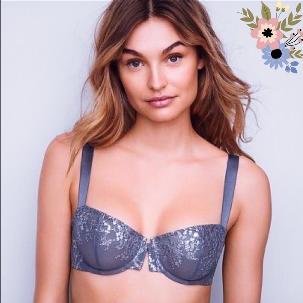 🆕Victoria’s Secret Silver Floral unlined bra, 32D